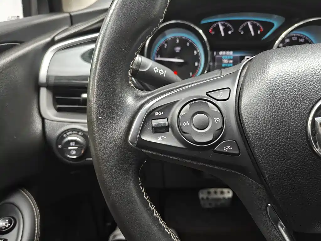 Buick Envision Plus — миниатюра 12