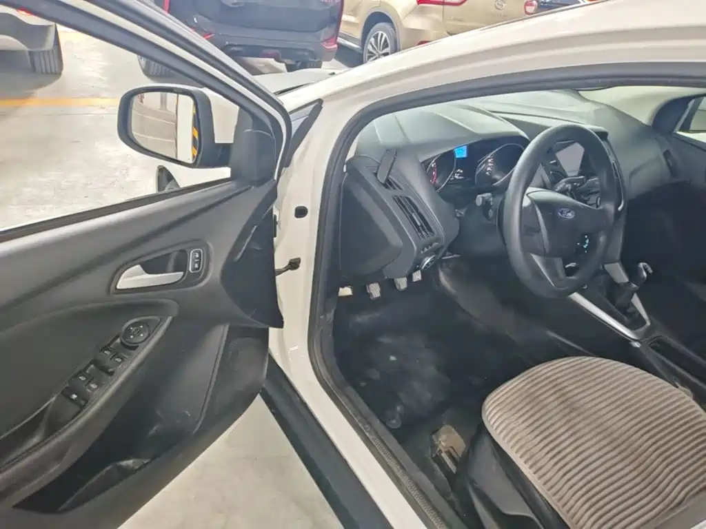 Ford Focus — миниатюра 16
