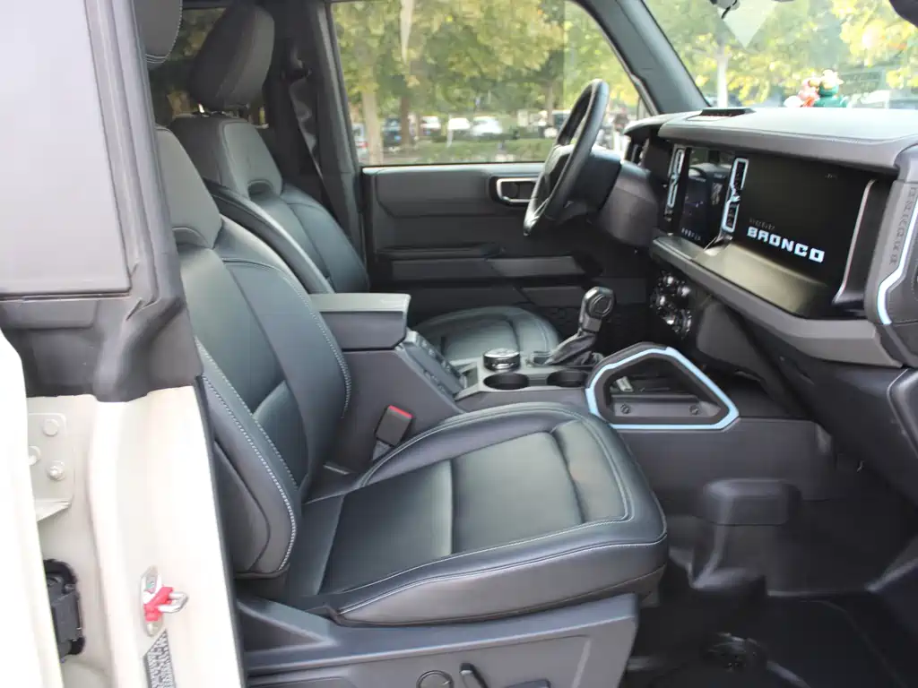Ford Bronco — миниатюра 14