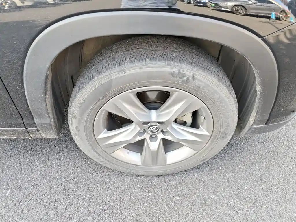 Toyota Highlander — миниатюра 8