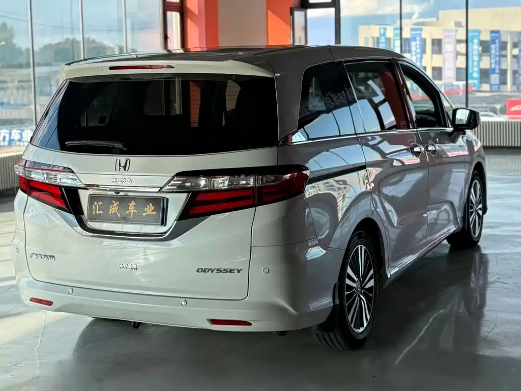 Honda Odyssey — миниатюра 8