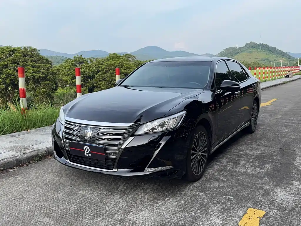 Toyota Crown 2019