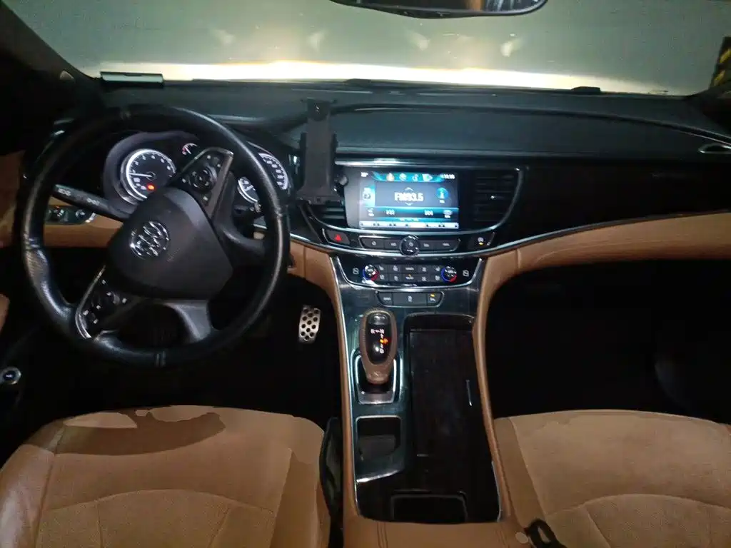Buick LaCrosse — миниатюра 5