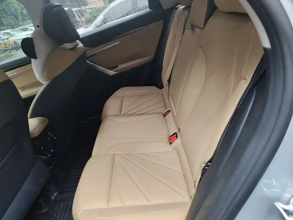 Geely Boyue L — миниатюра 13