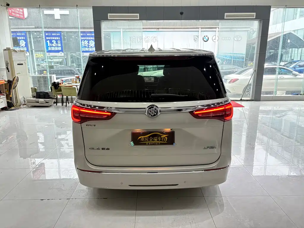 Buick GL8 — миниатюра 5