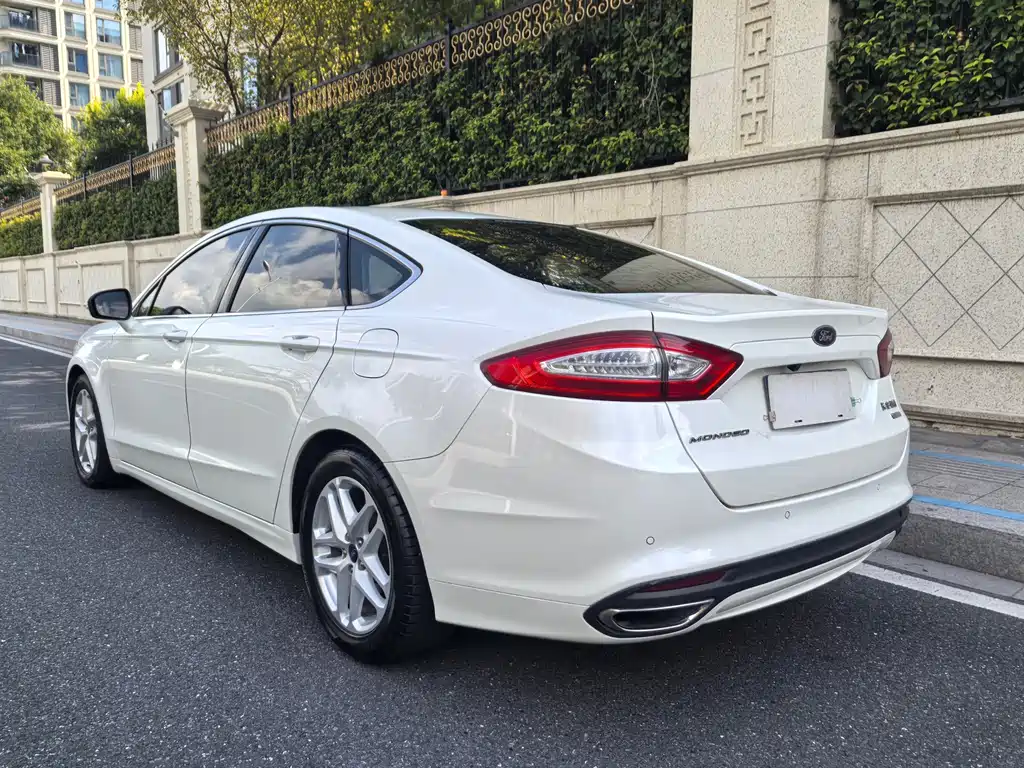 Ford Mondeo — миниатюра 5