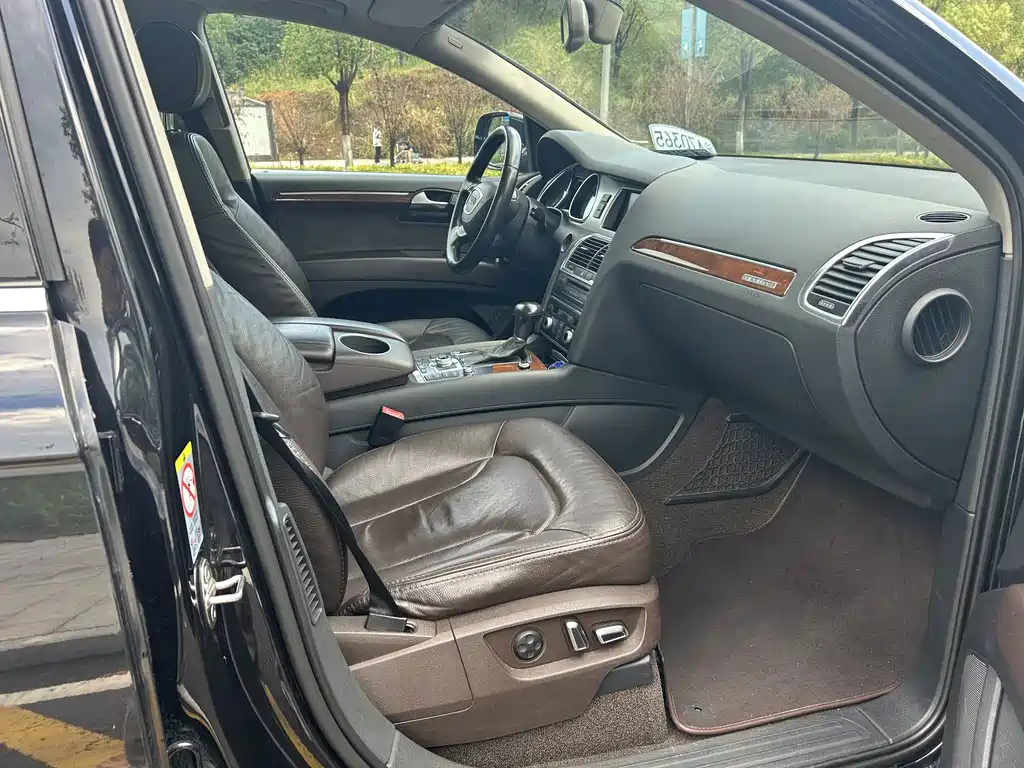 Audi Q7 — миниатюра 24