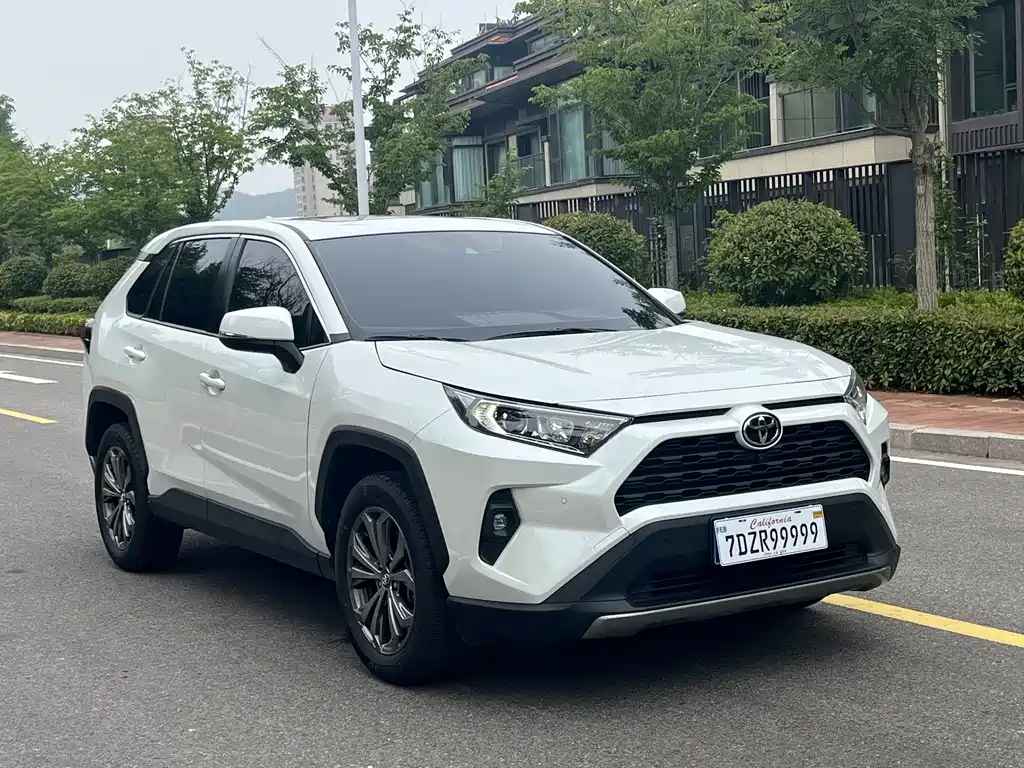 Toyota RAV4 2024 2.0L CVT