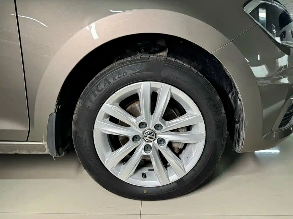 Volkswagen Santana — миниатюра 22
