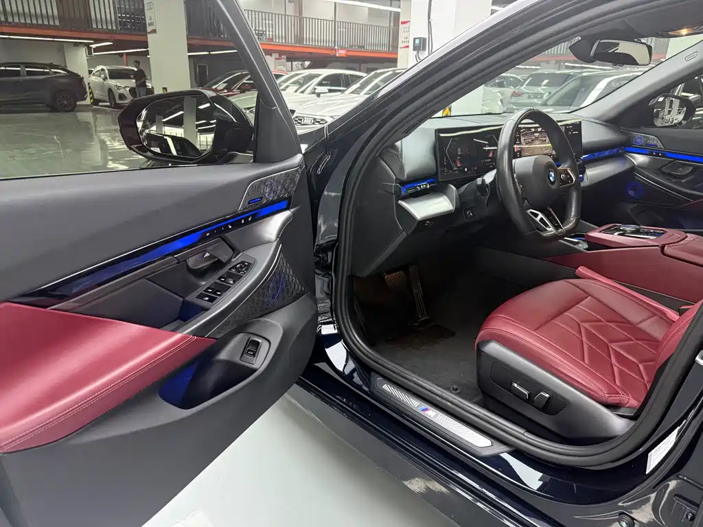 BMW 5 Series — миниатюра 5