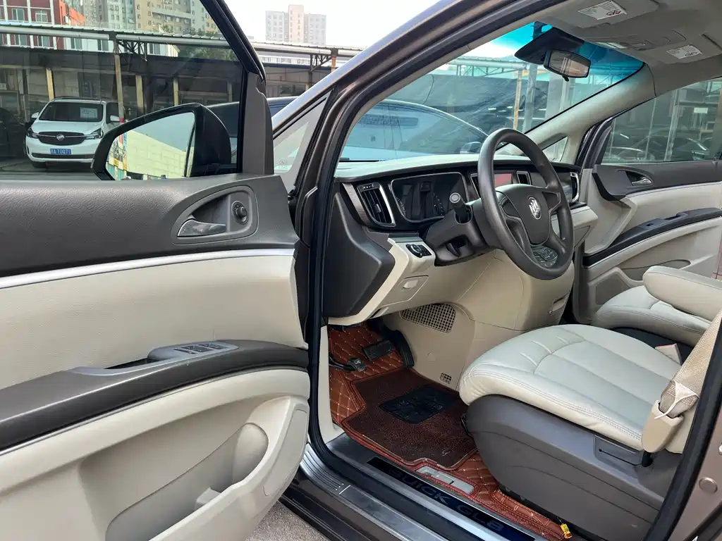 Buick GL8 2013 2.4L CT Luxury Comfort