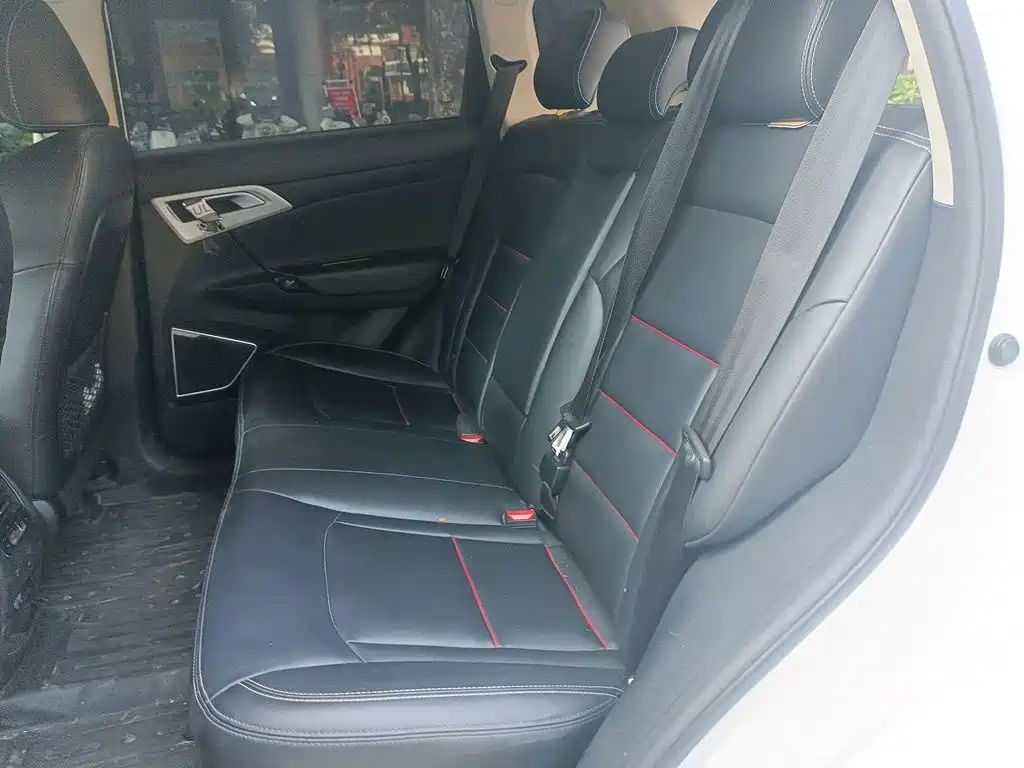 Geely Boyue — миниатюра 13