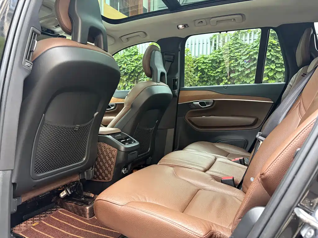Volvo XC90 — миниатюра 23
