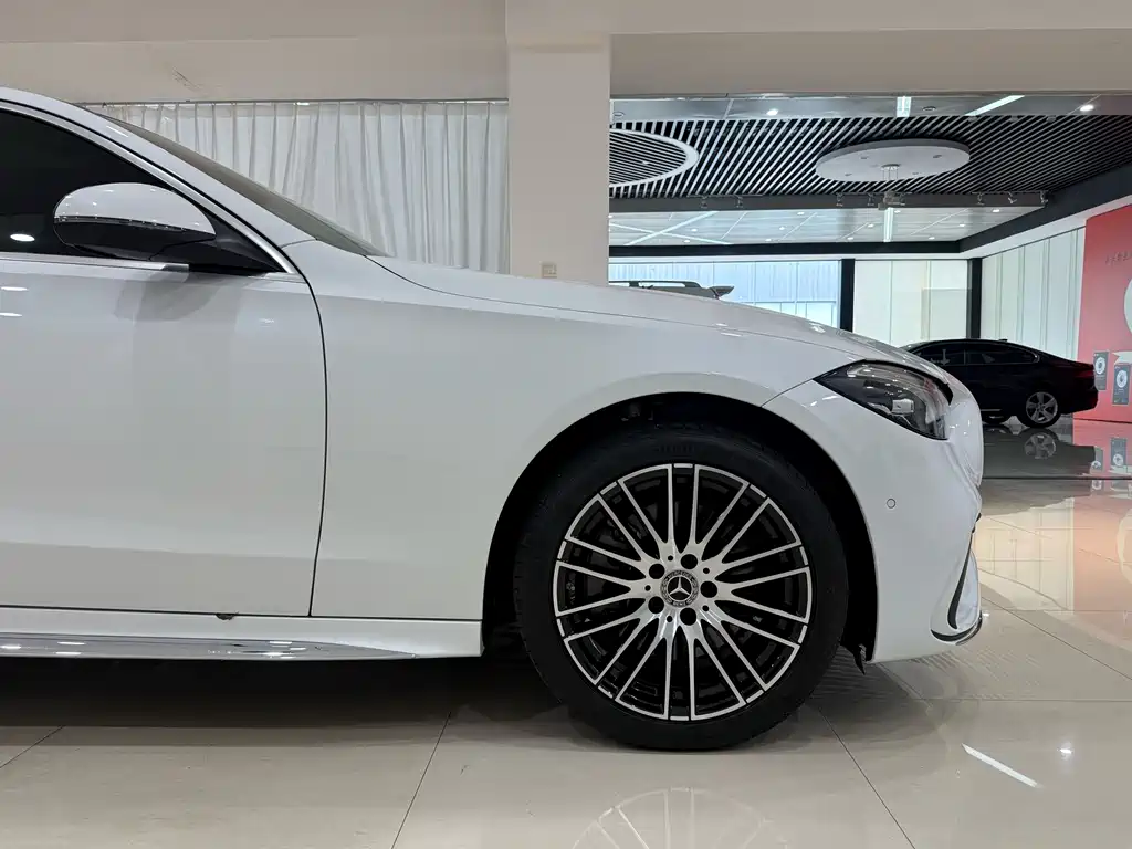 Mercedes-Benz C-Class — миниатюра 2