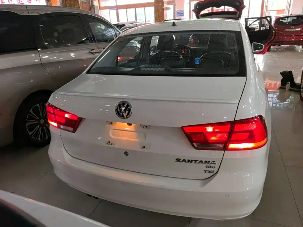 Volkswagen Santana — миниатюра 6