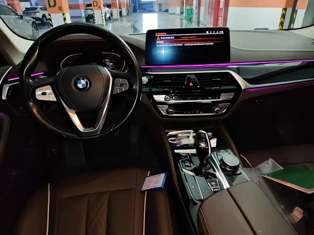 BMW 5 Series — миниатюра 10