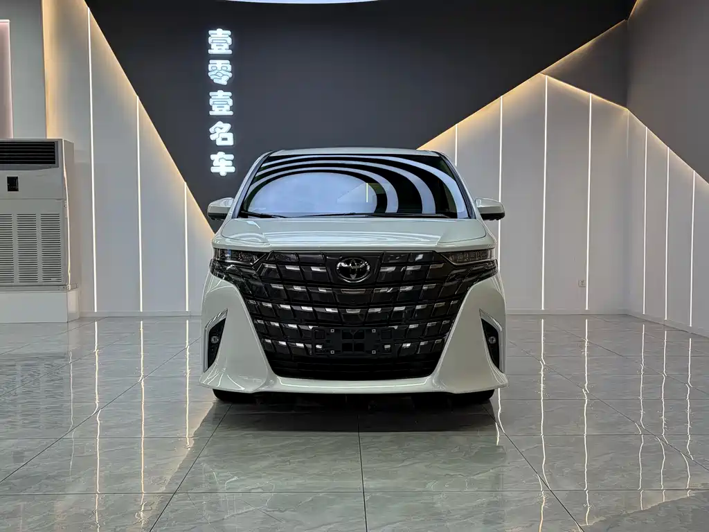 Toyota Alphard — миниатюра 2