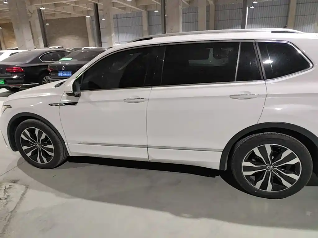 Volkswagen Tiguan L — миниатюра 4