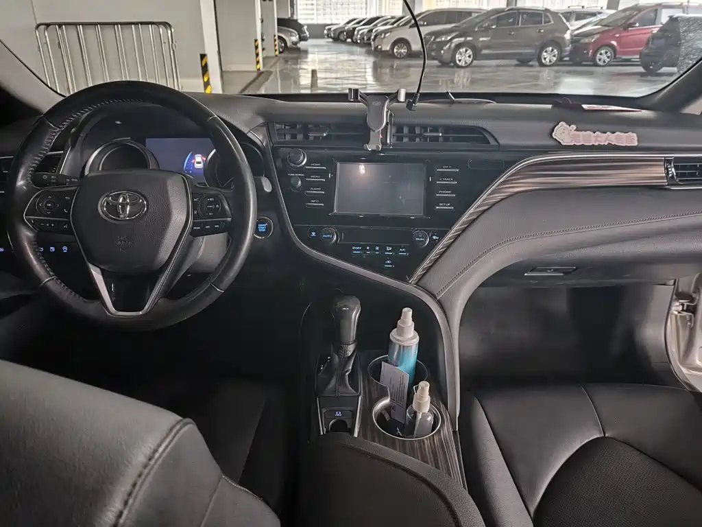 Toyota Camry — миниатюра 11