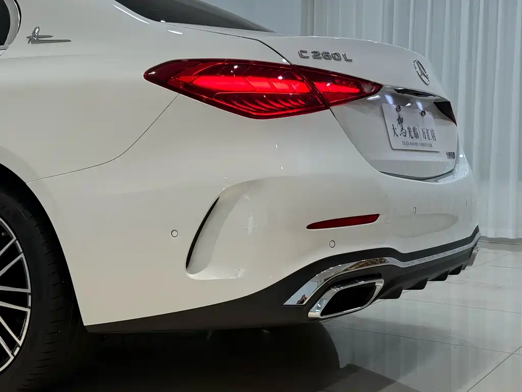 Mercedes-Benz C-Class — миниатюра 13