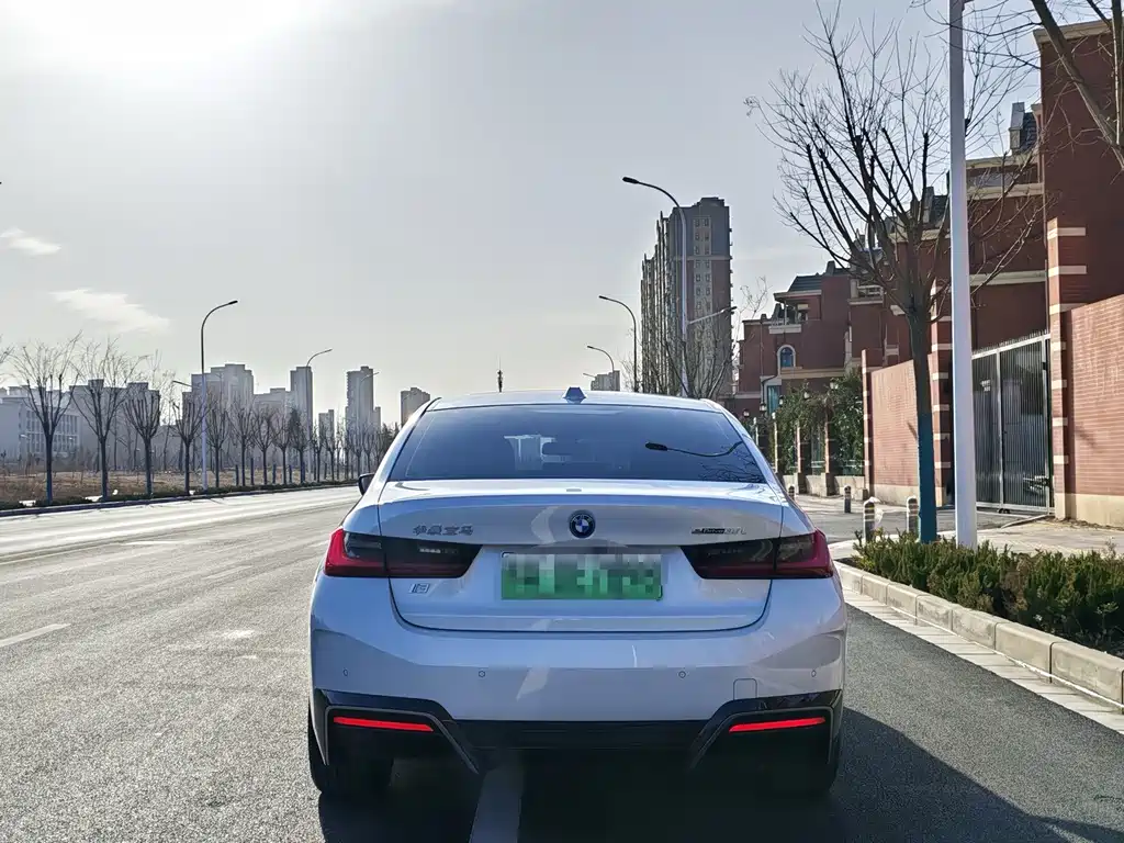 BMW i3 — миниатюра 11