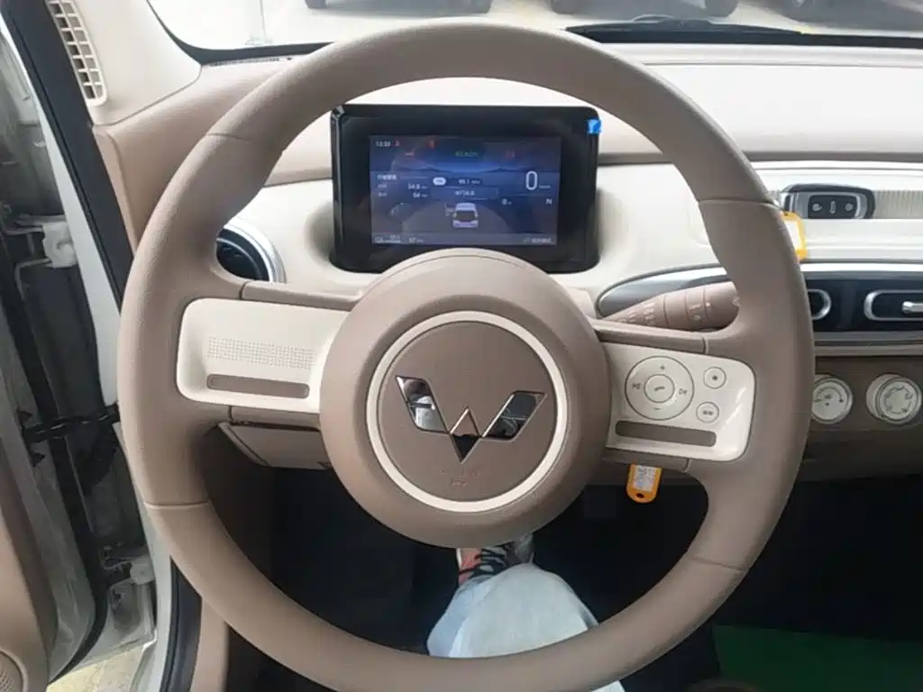 Wuling MINIEV — миниатюра 11