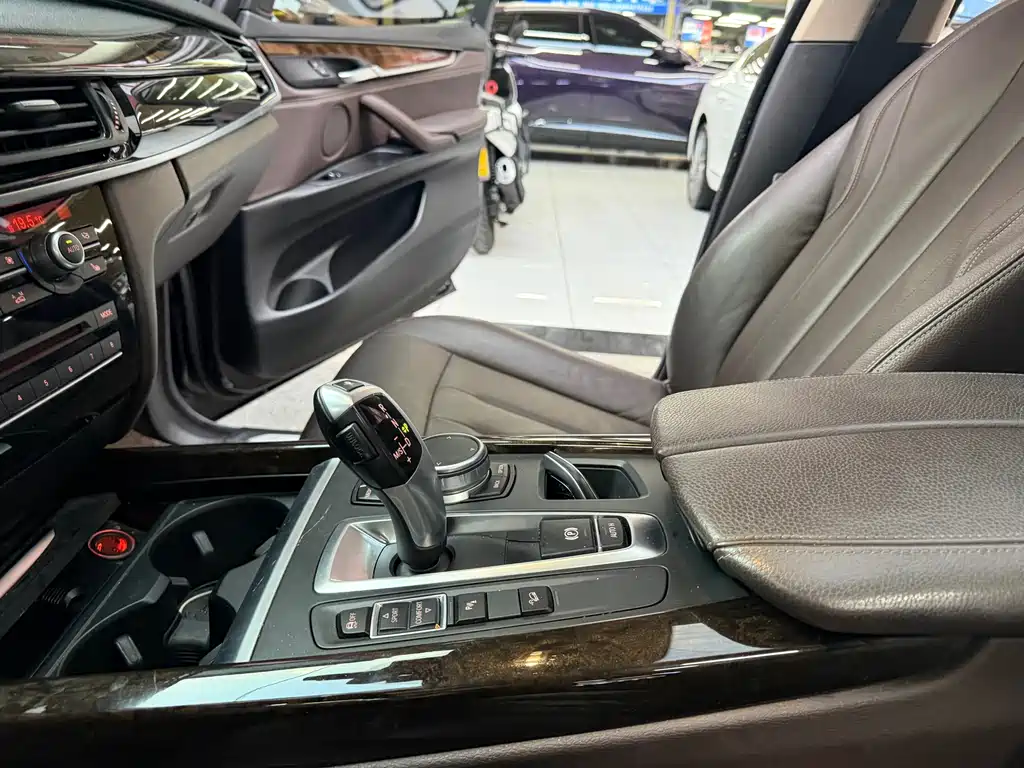 BMW X5 (Import) — миниатюра 9