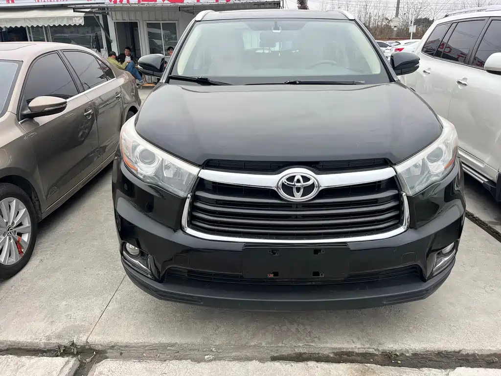 TOYOTA HIGHLANDER