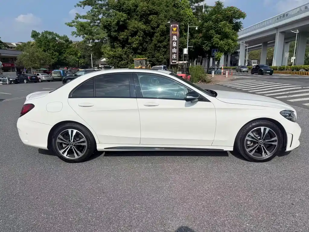 Mercedes-Benz C-Class — миниатюра 4