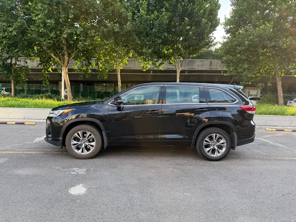 Toyota Highlander 2018 2.0T Elite 5 мест V