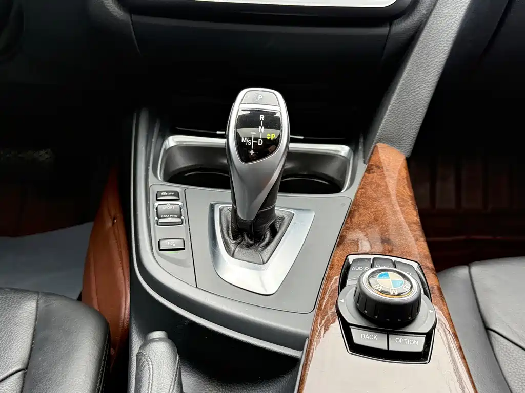 BMW 3 Series — миниатюра 14