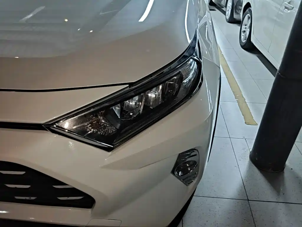 Toyota RAV4 — миниатюра 24