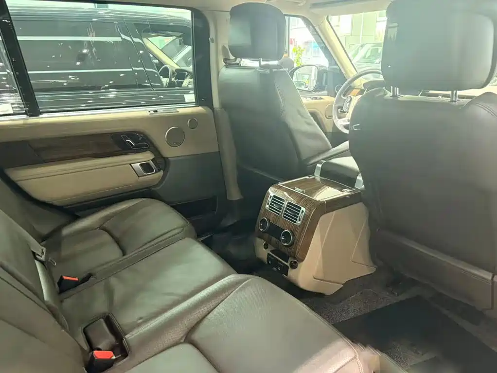 Land Rover Range Rover — миниатюра 17