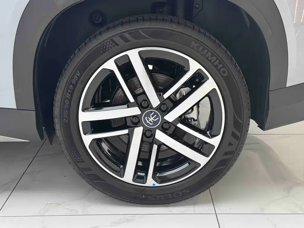 BYD L DM-i — миниатюра 6