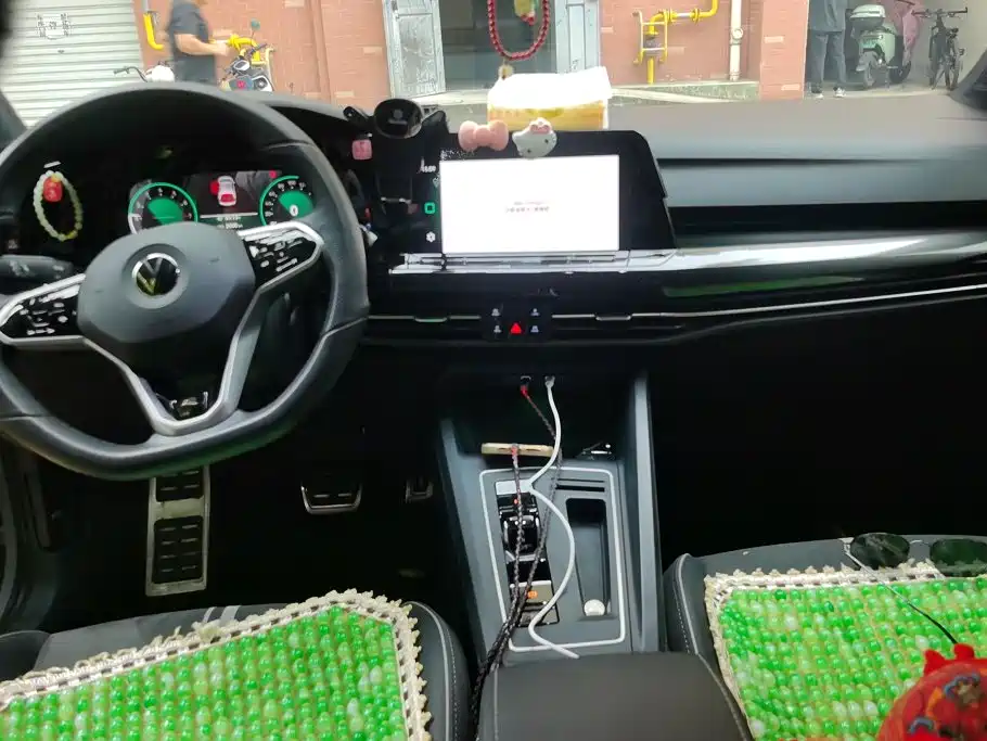 Volkswagen Golf — миниатюра 12