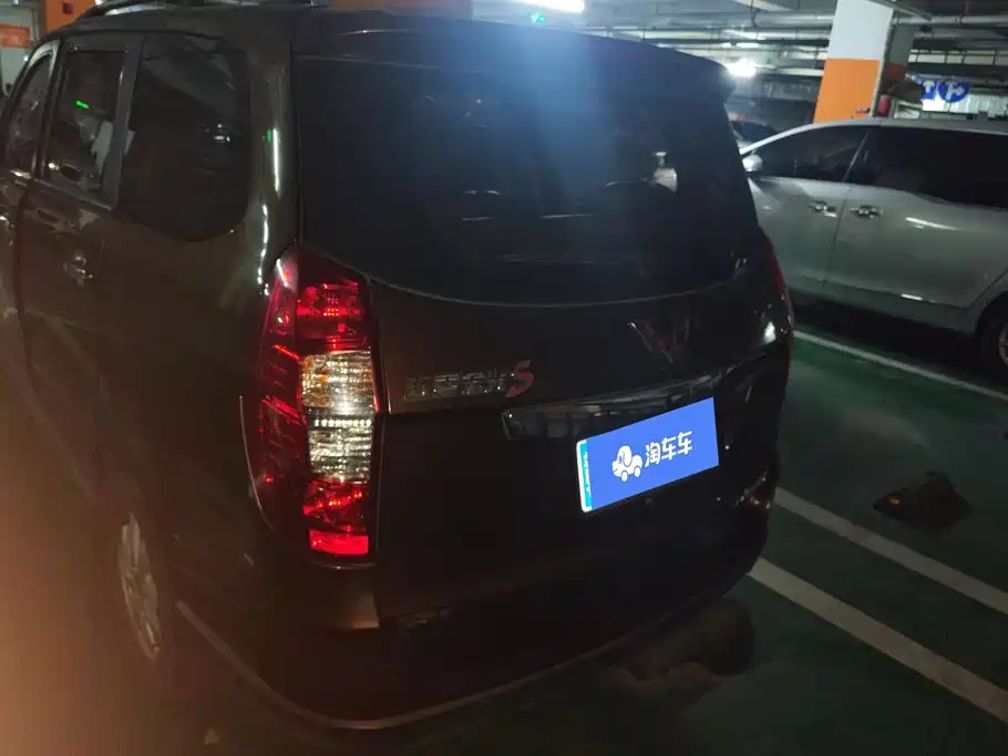 Wuling Hongguang — миниатюра 4