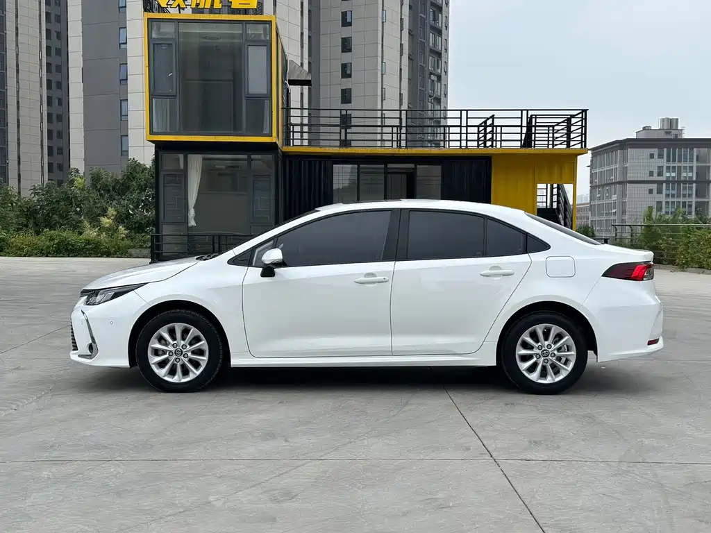 Toyota Corolla — миниатюра 7