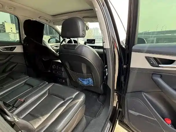 Audi Q7 — миниатюра 5