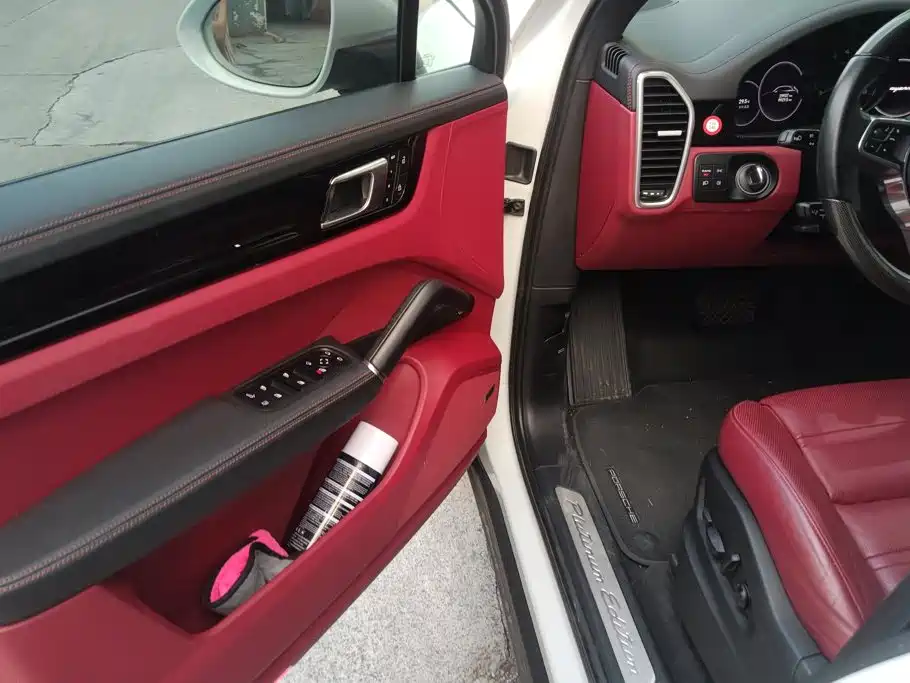 Porsche Cayenne Hybrid — миниатюра 7