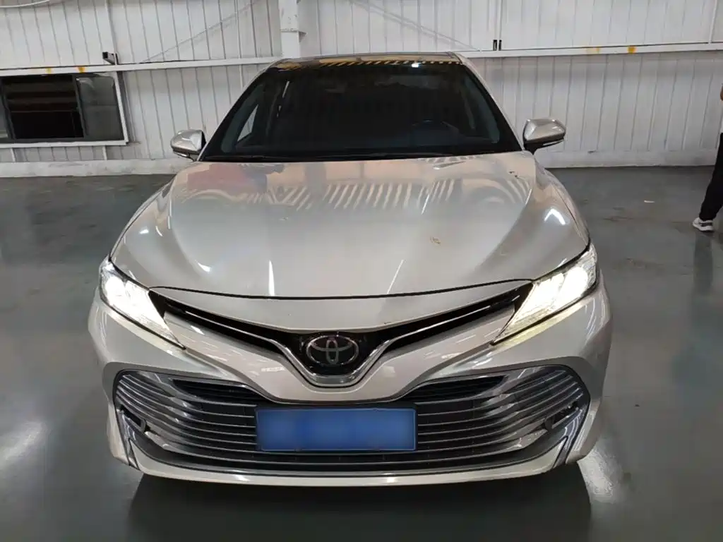 Toyota Camry — миниатюра 3