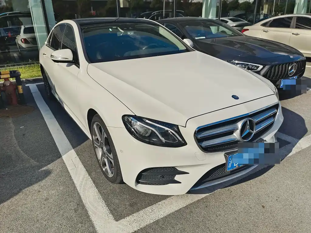 Mercedes-Benz E-Class — миниатюра 2