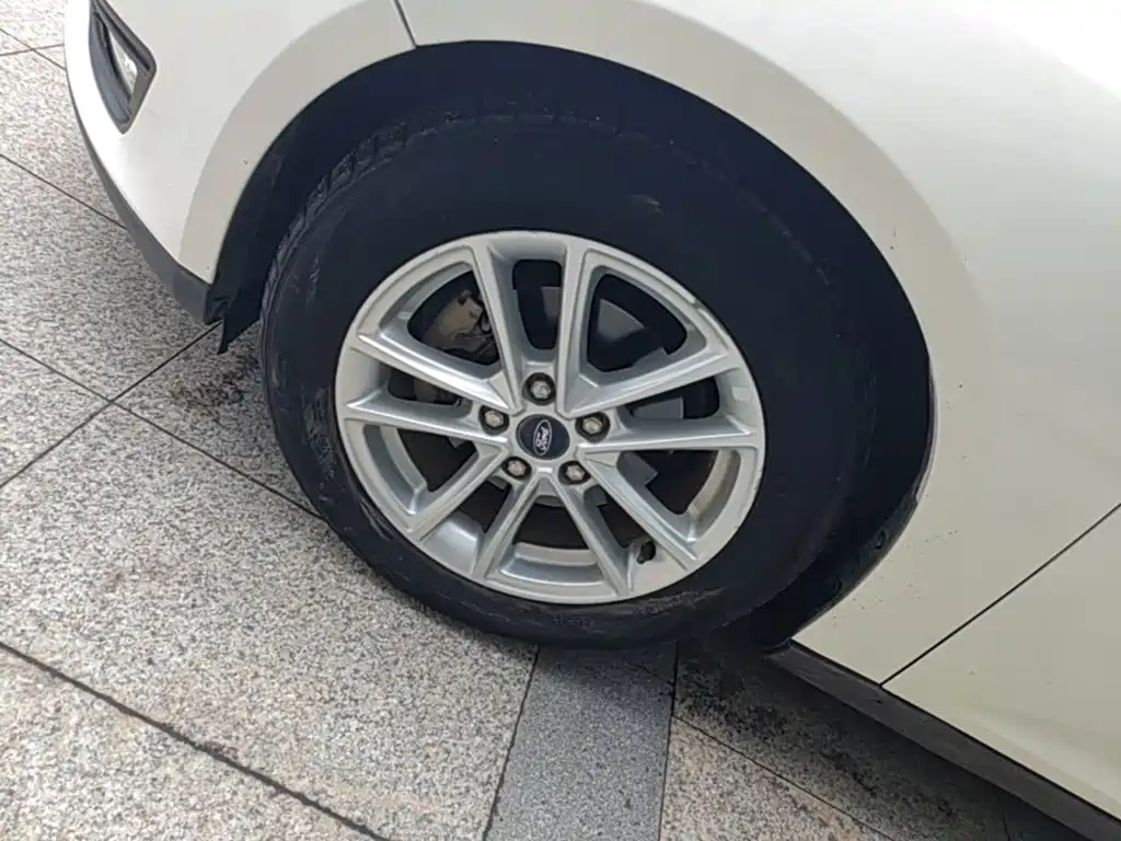 Ford Focus — миниатюра 23