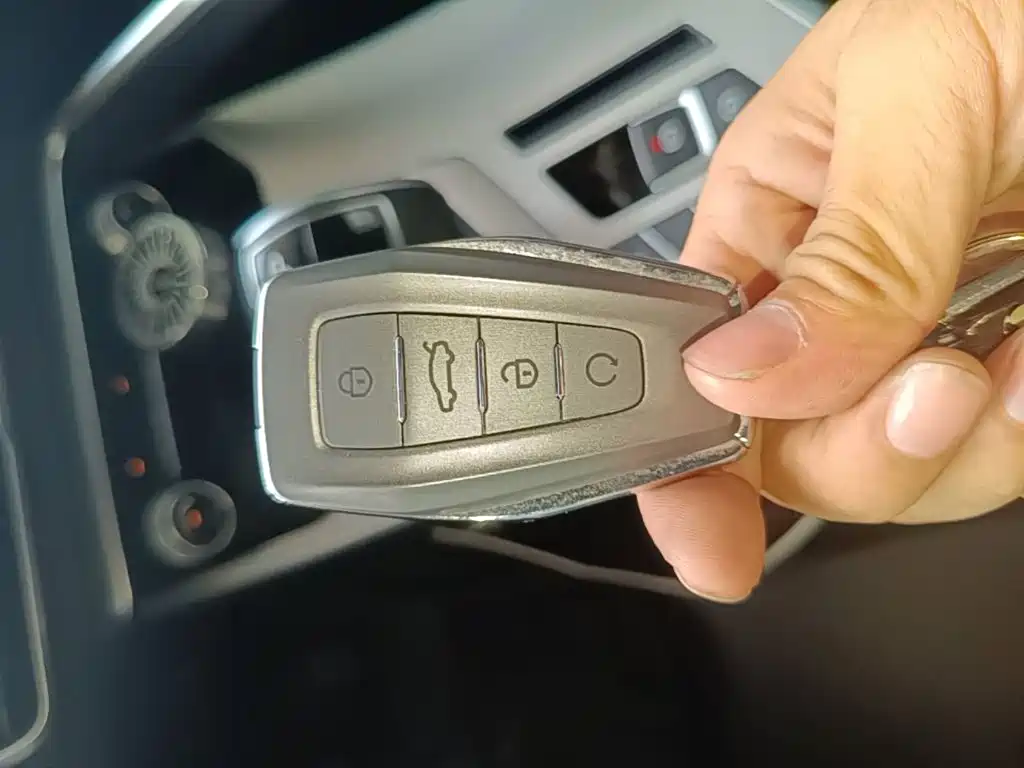 Geely Binyue — миниатюра 9