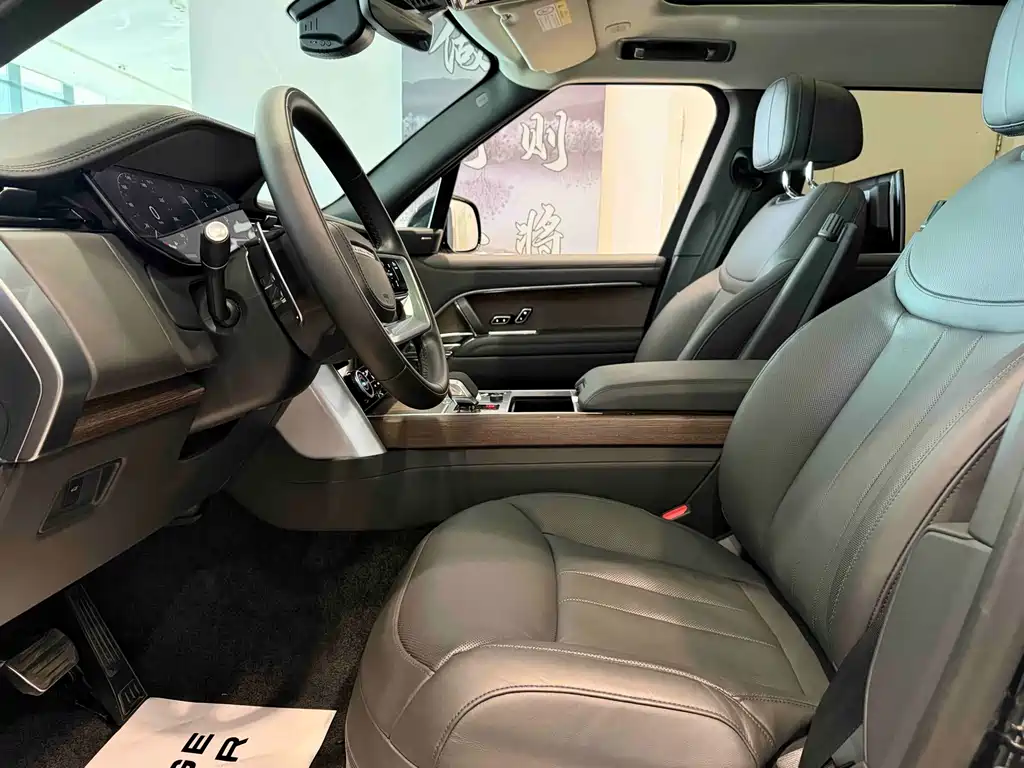 Land Rover Range Rover — миниатюра 6