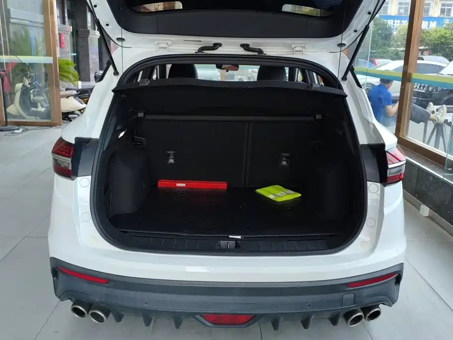 Geely Binyue — миниатюра 4