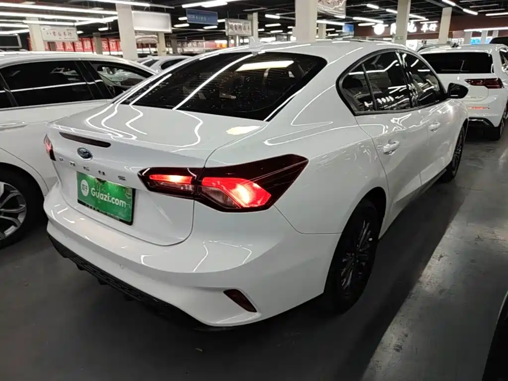 Ford Focus — миниатюра 7