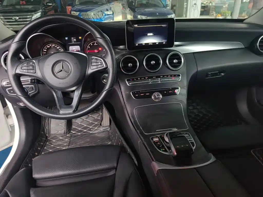 Mercedes-Benz C-Class — миниатюра 10