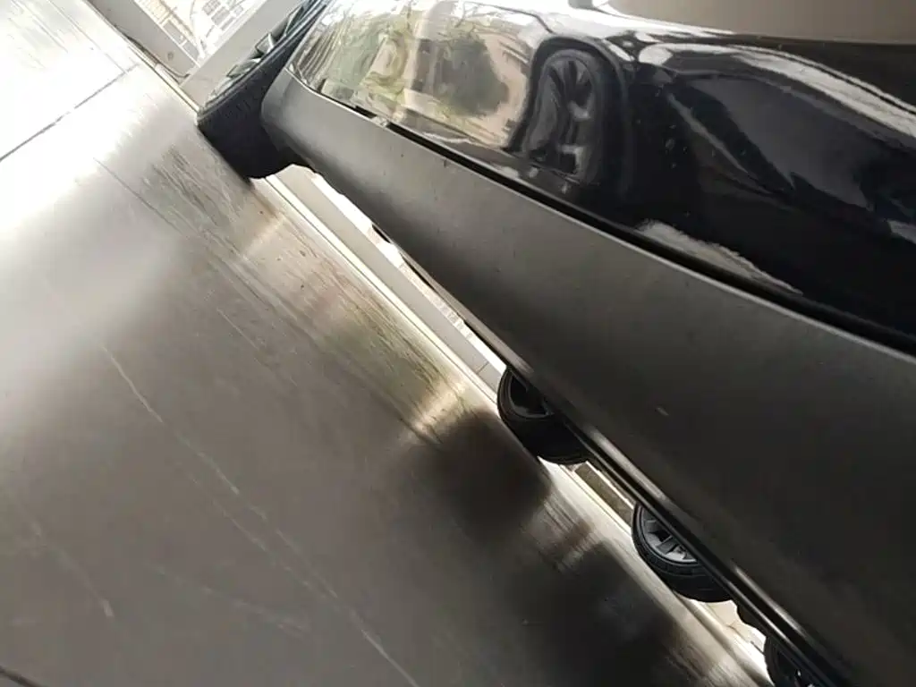 Tesla Model Y — миниатюра 21