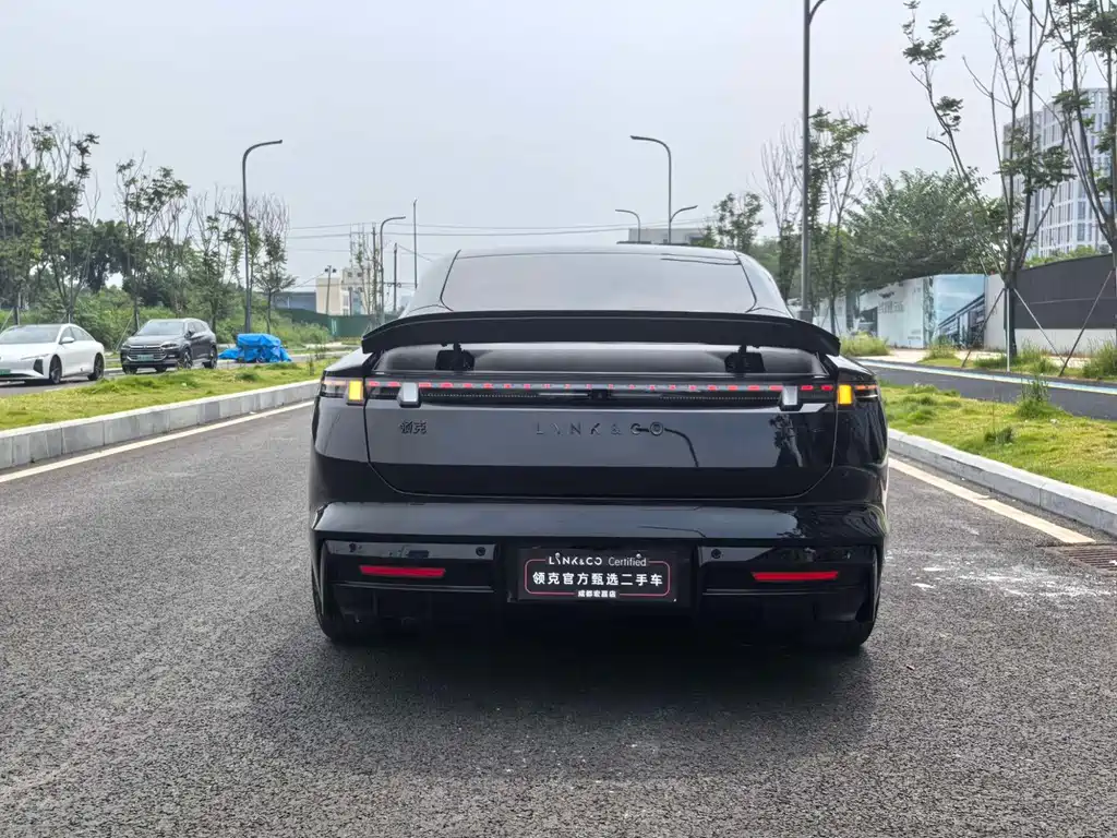 Lynk & Co 10 — миниатюра 7