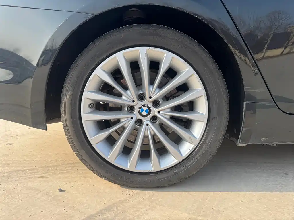 BMW 5 Series New Energy - фото 18